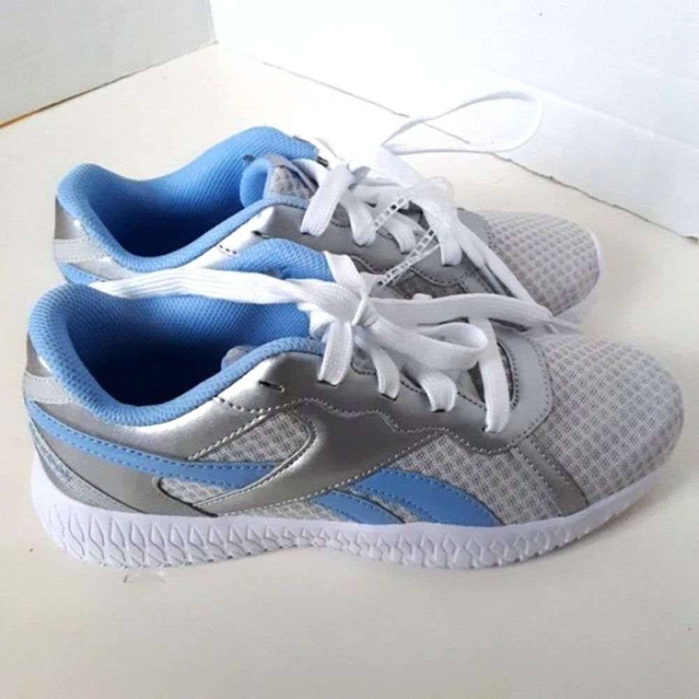 Reebok Big Girl size 5Y Sneaker Shoes